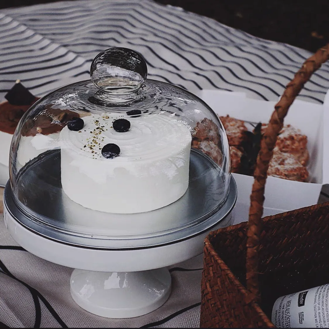 2024 New Style Home Afternoon Tea Decorative Fruit Tea Party Ceramic Footed Cake Plate Server