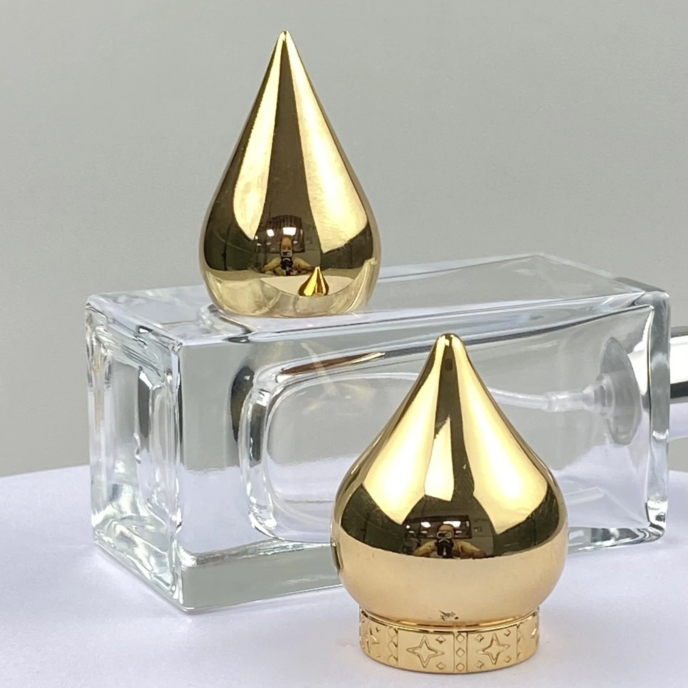 Изготовленный на заказ роскошный флакон для духов с распылительным насосом Zamak Factory