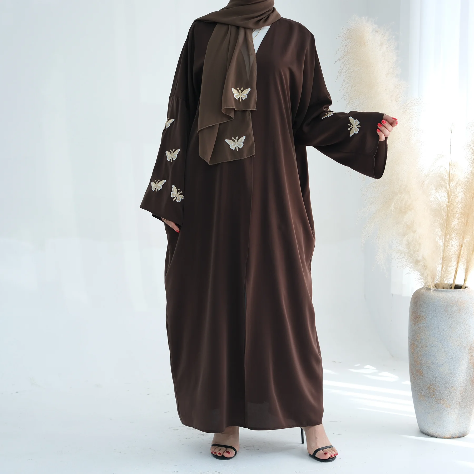 Wholesale Simple Flower Design Hand Embroidery Designs Dresses  Butterfly Abaya For Woman