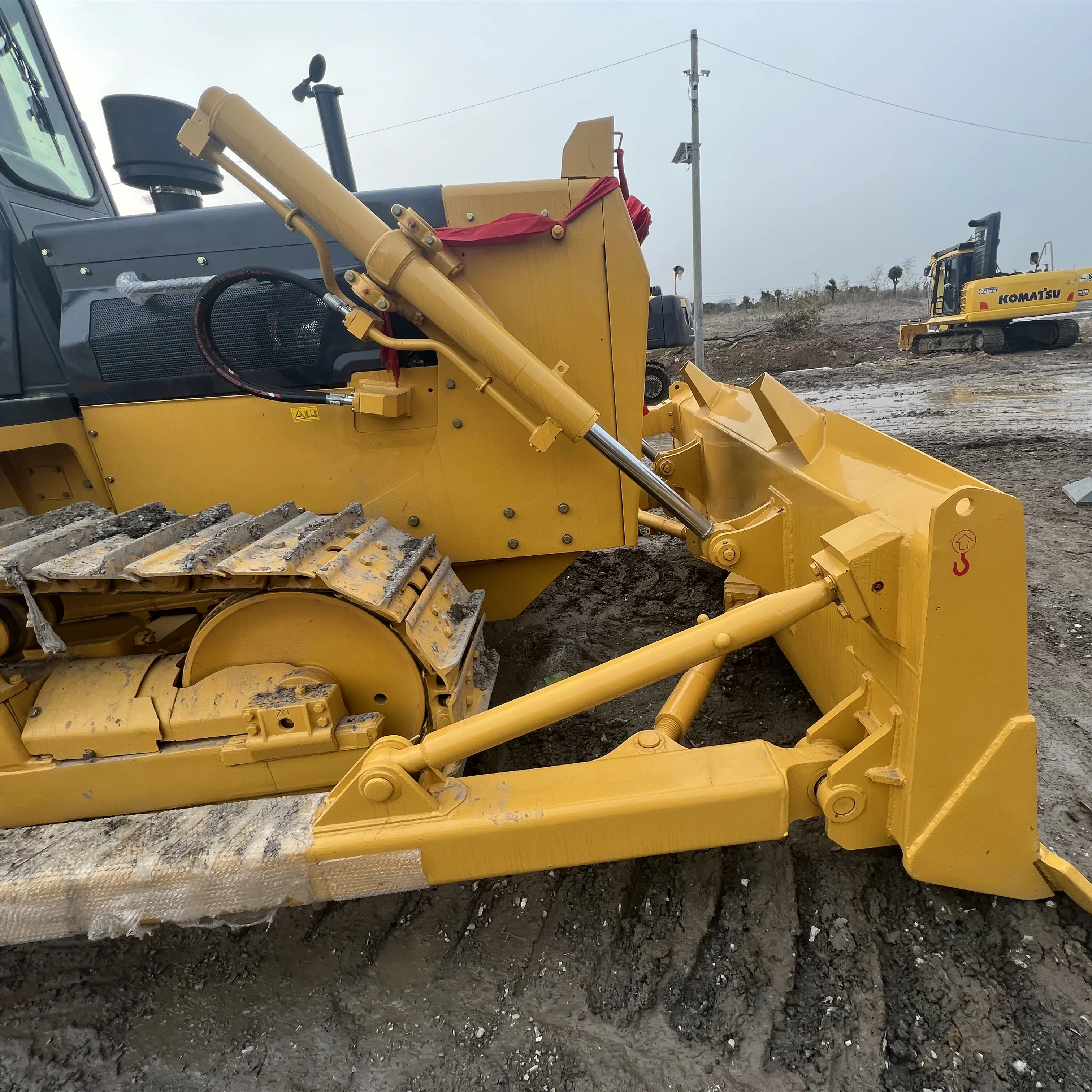 Good Quality Second-hand Shantui Bulldozer Used Crawler SD16 Bulldozer High Effciency Construction Machine on Sale