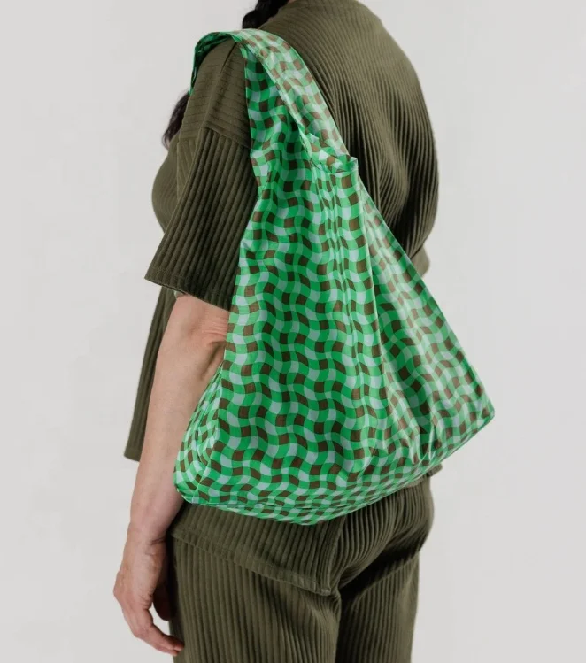 Customize Recycle Reusable bags in Polyester Portable Eco Standard Foldable Grocery Sustainable Shopping Tote Bag