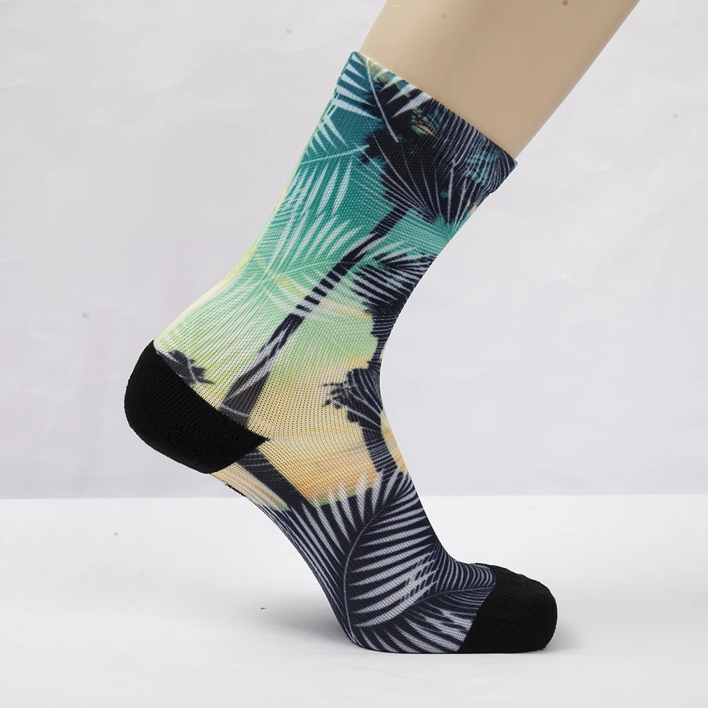 Wholesale polyester socks fashion street crew socks knitted custom printed socks for men