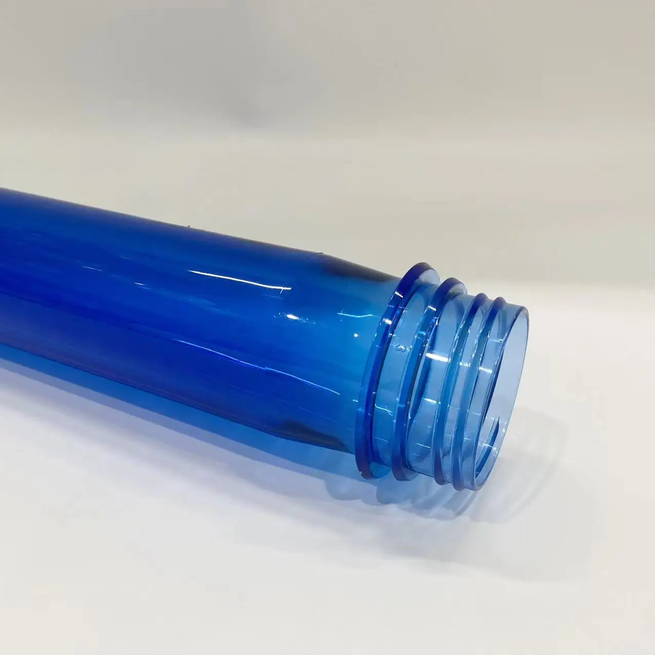 GOOD Quality 5 Gallon PET Preform For 20L Plastic Mineral Water Bottle 45mm 55mm 750g PLastic Bottle Preform with Press Lids