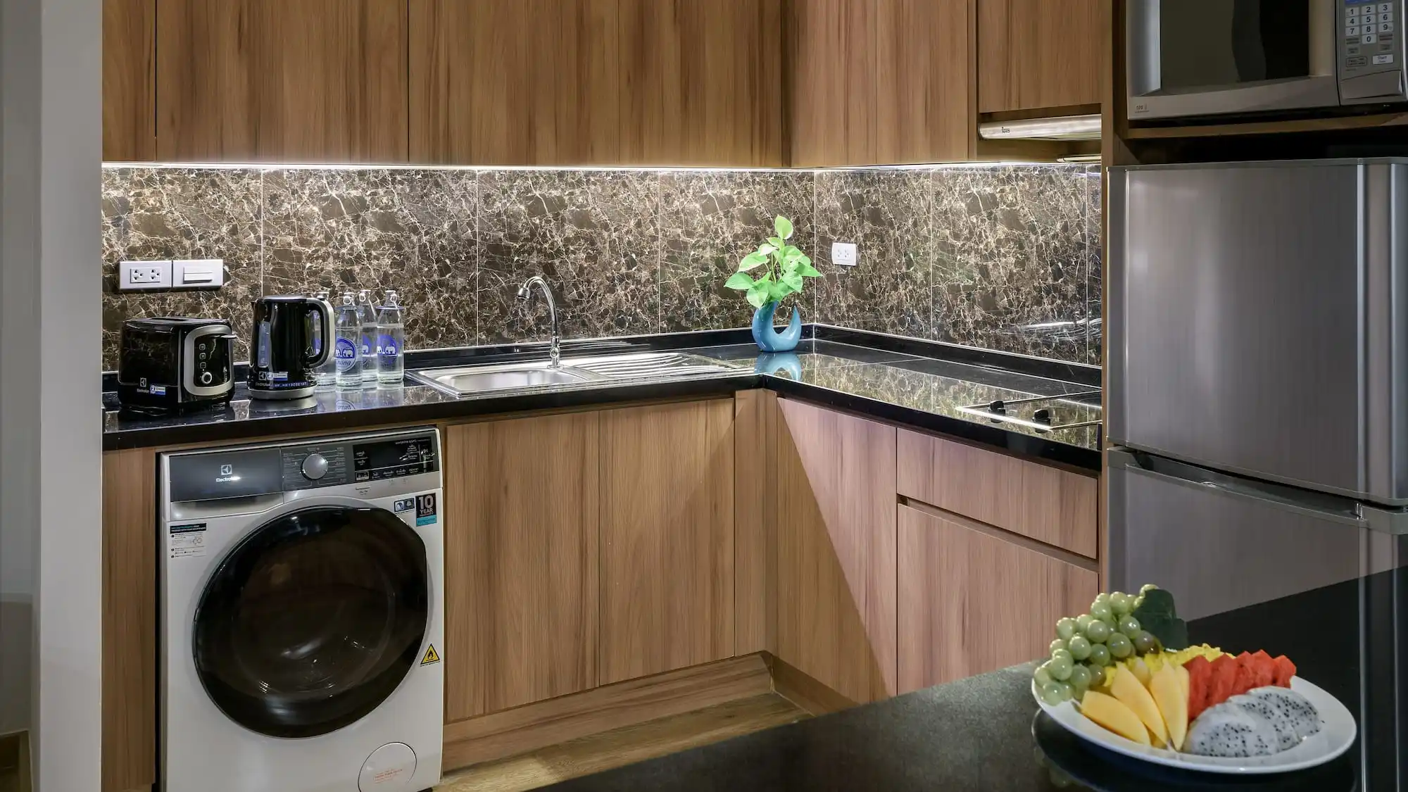 Customizable Modern Design 4 Star Luxury Hotel Bedroom Wood Finish for Villa Apartment Living Room or Hall