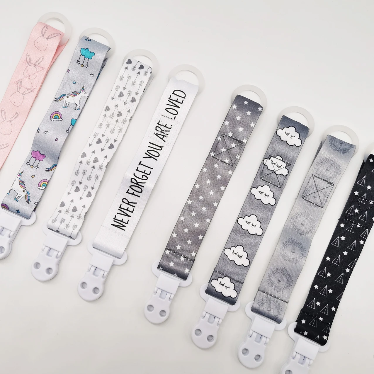 Factory Wholesale Baby Pacifier Clip Lovely Pattern Dummy Holder With Silicone Hole