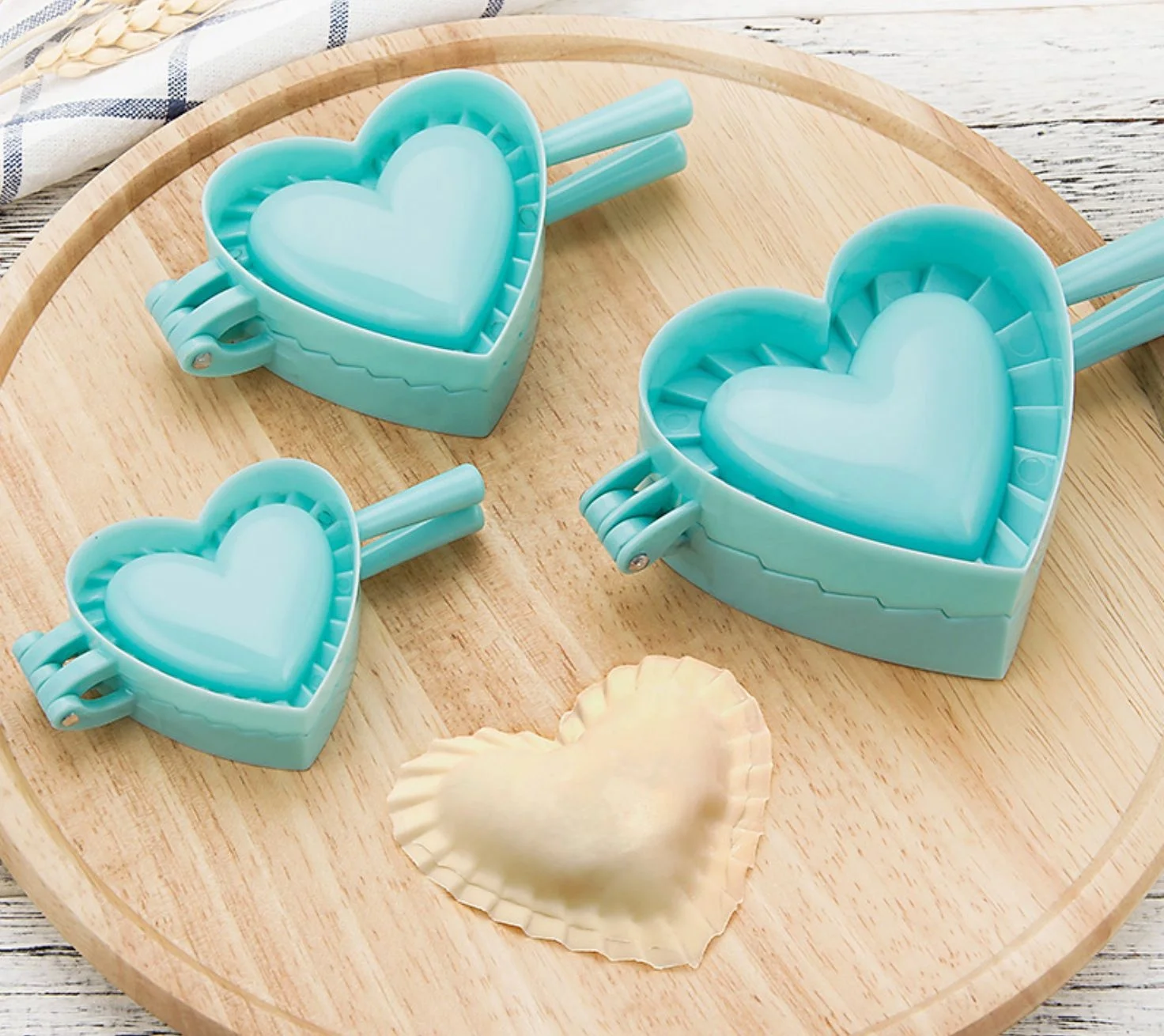 Hot sell 3pcs moon shape dumpling mold set for cake tools