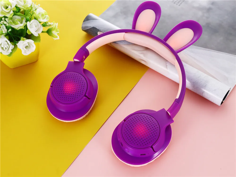 Kids Rabbit Earphone Love Peaches Headphones PM-05 Pink Ear Amazon Top Seller 2022 Wireless Headset with LED for Girls