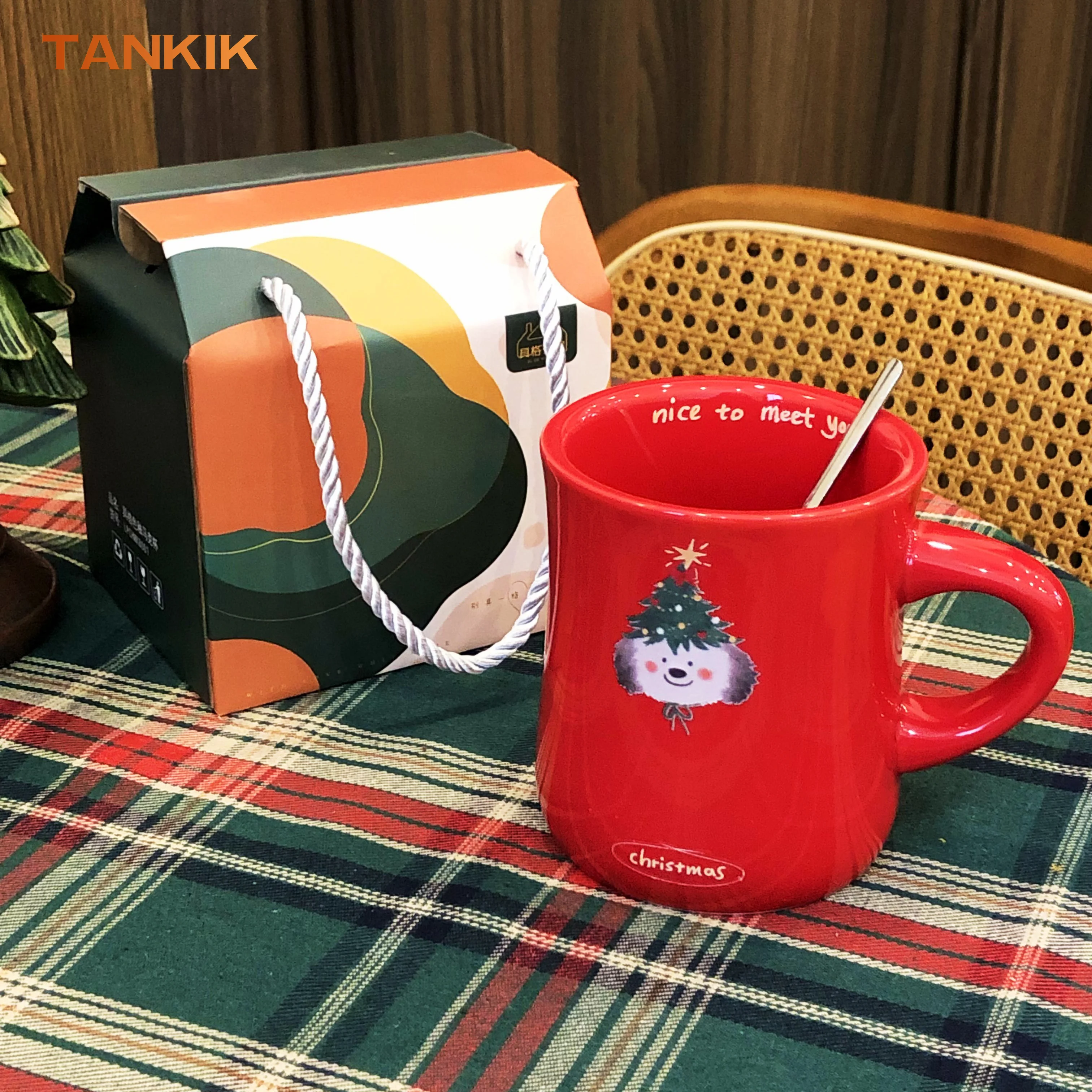 Cute Cat Dog Cartoon Design Wholesale Snow White Lid Golden Big Cute Christmas Red Green Ceramic Mug Gift For Christmas Gift