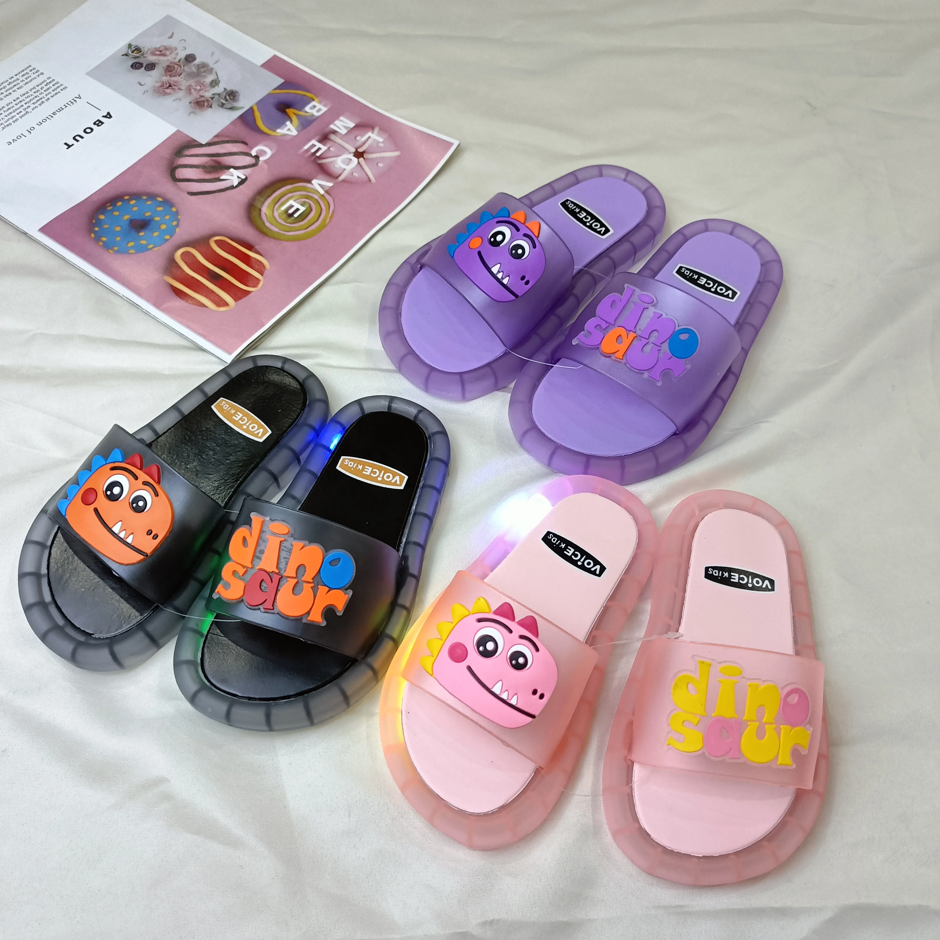 Fashion Designer Kids Smile Face Slides Slippers Baby Shoes With LED Light Children Shoes Sandals Slippers