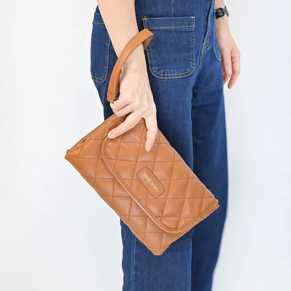 new design stylish vegan PU leather portable baby diaper changing pad travel mat clutch bag with organizar