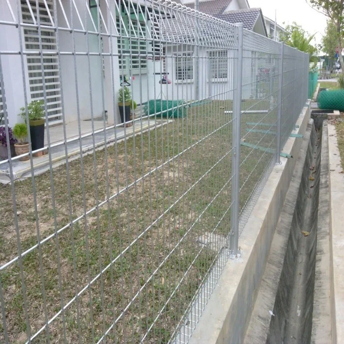 Hot dip Galvanized Roll Top Profile Security wire mesh Fence