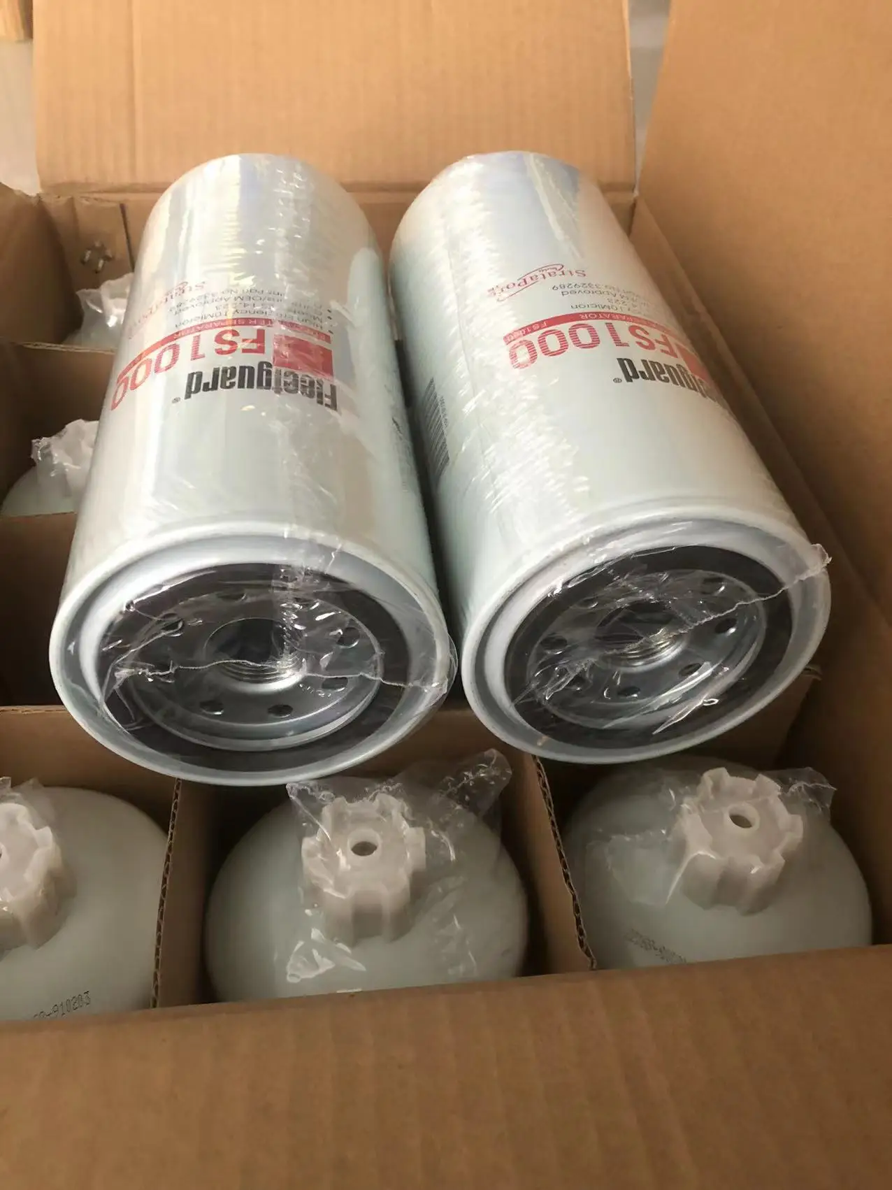 Oil/Fuel filter For Heavy Duty Truck Diesel Engine Spare Parts Fuel-water separator Filter LF3977 320 07394  32  925694  FS1000