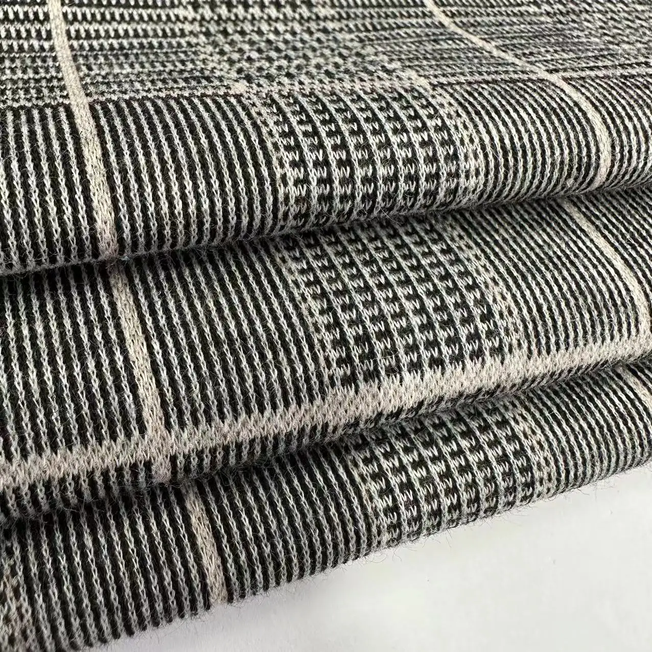 Customized Europe Style Pattern poly spandex Jacquard Yarn Dyed Knit Suiting Fabric For Coat and pants