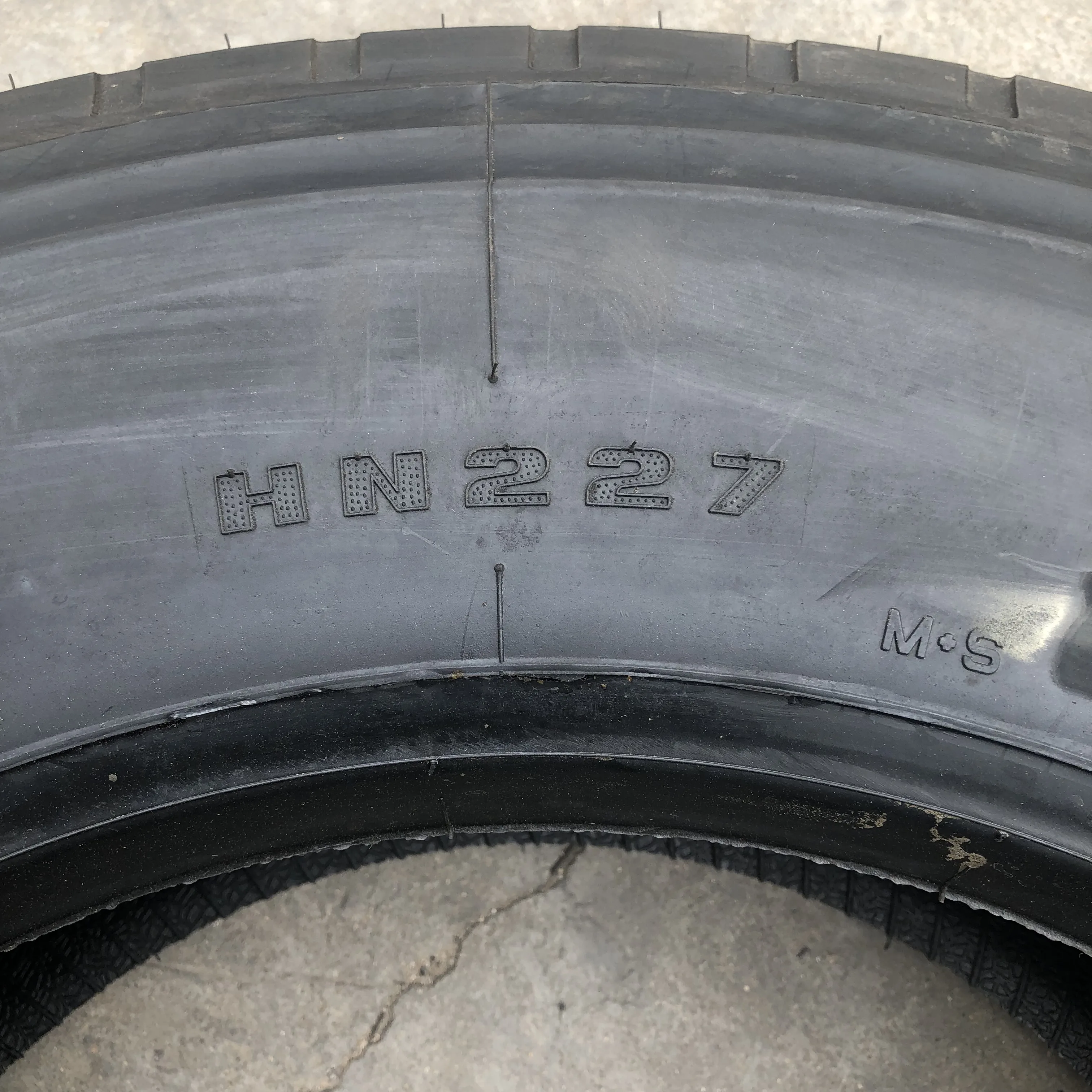 Низкорамный прицеп шин 315/60R22.5 295/60r22.5 радиальные грузовые