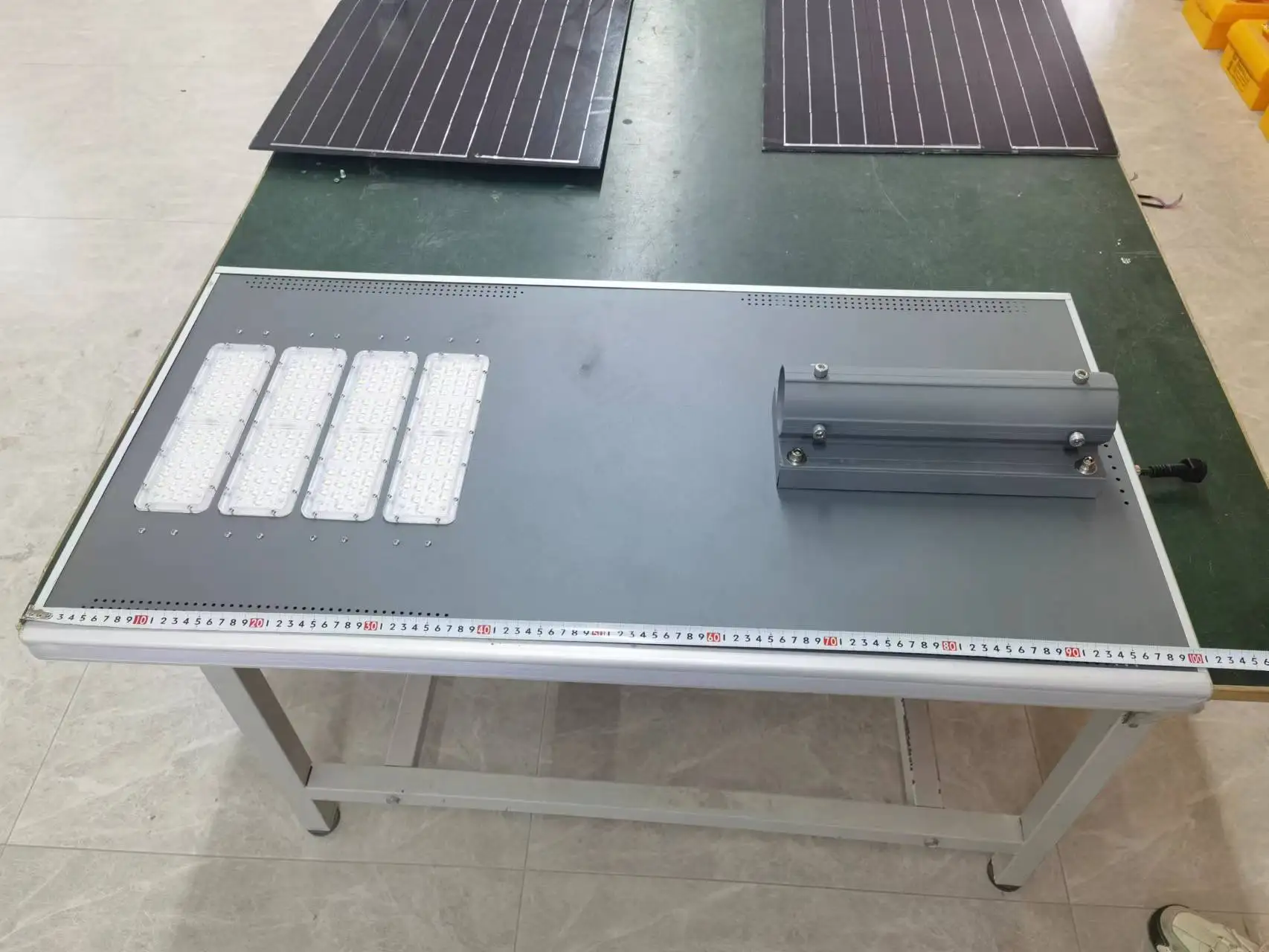 60 Watt Vertical Wind Turbine LED Wind Solar Street Light