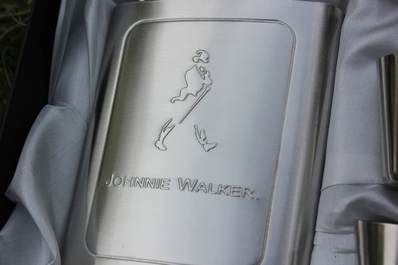 ZQ200 7OZ Hip Flasks Set Funnel and Wine Cups Luxury Stainless Steel Alcohol Whiskey Bottle Print Wine Gift Flask Set