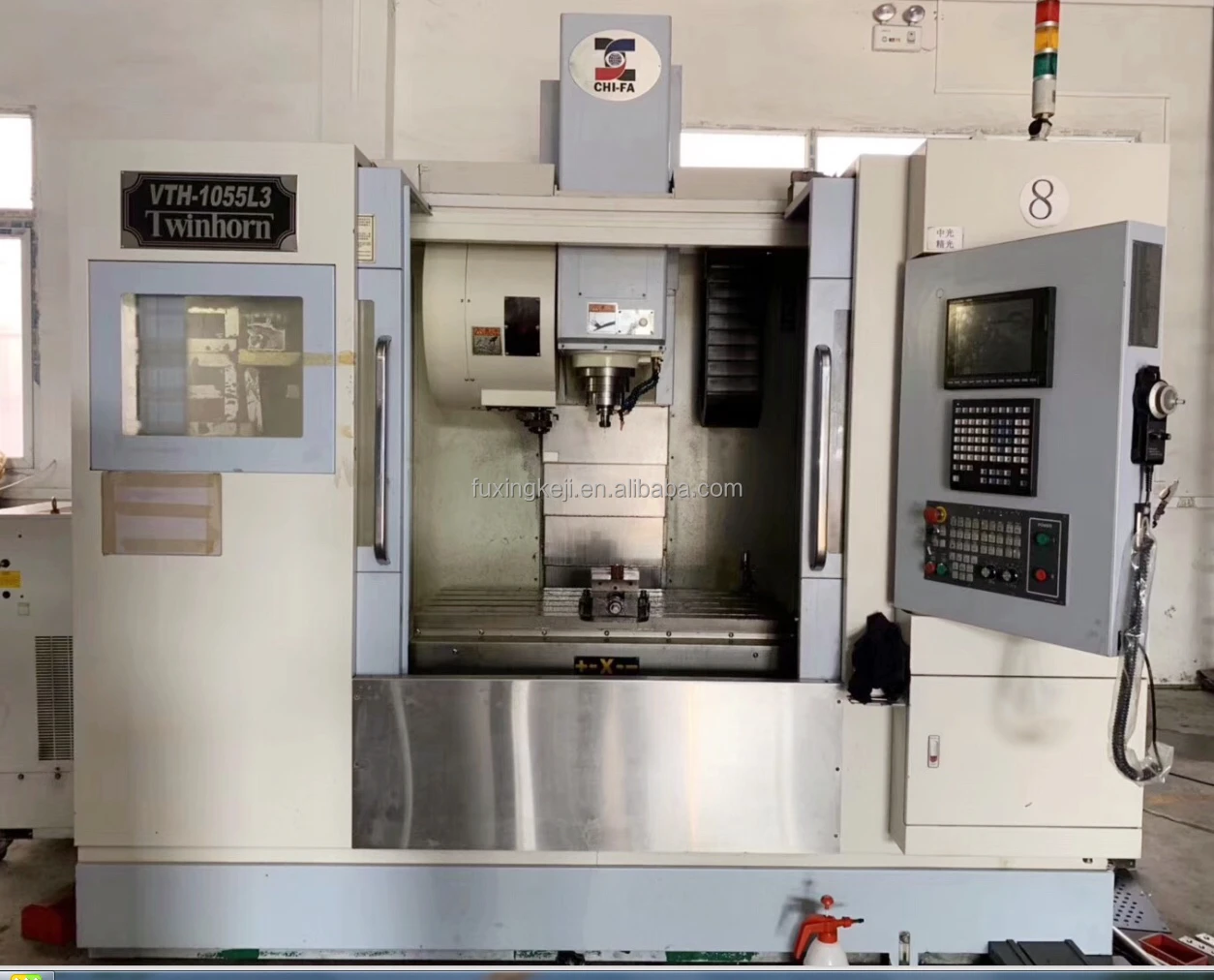 3 оси фрезерный станок с ЧПУ TWINHORN VTH-1055L3 CNC вертикальный обрабатывающий центр контроллером Fanuc