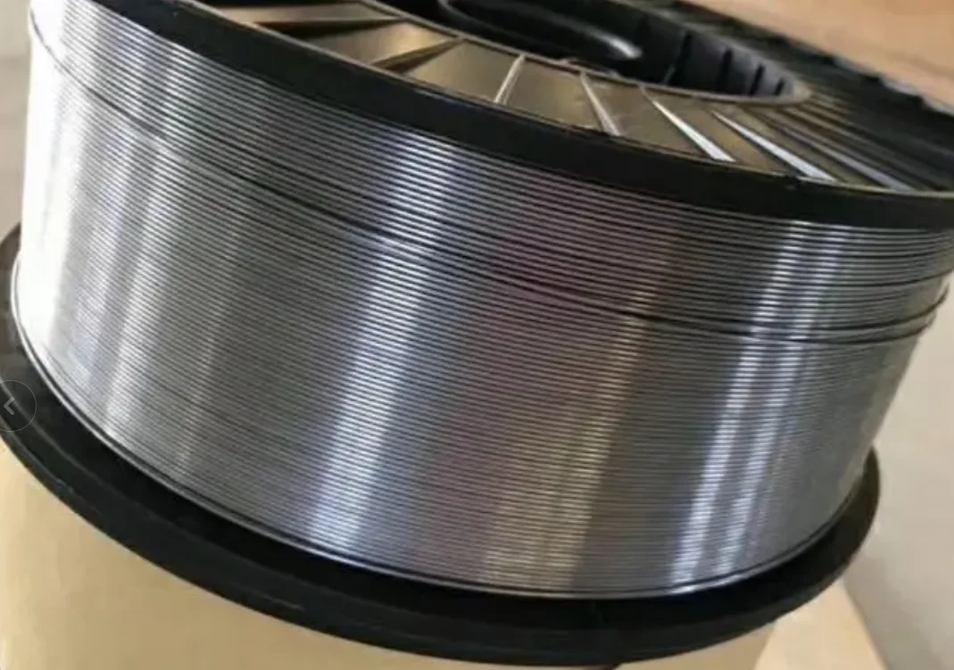 Линия по производству сварочной проволоки для сварки в среде CO2 сварочная проволока с флюсом китайская на пластиковой катушке