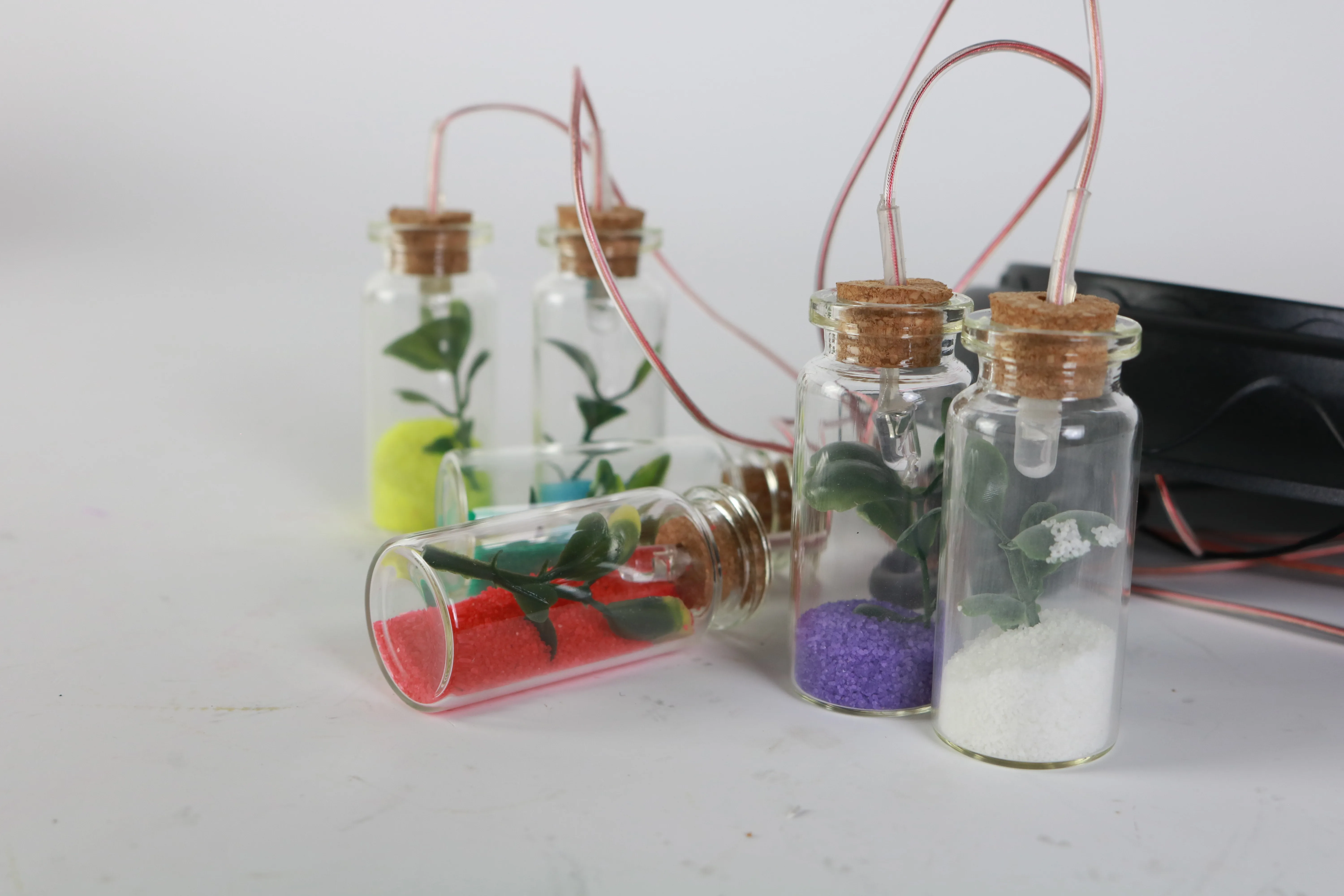 
Wishing Bottle Solar Wind Chime, Solar Light Wind Chimes for Garden Decoration,Waterproof Glass Color Change Hanging Light 