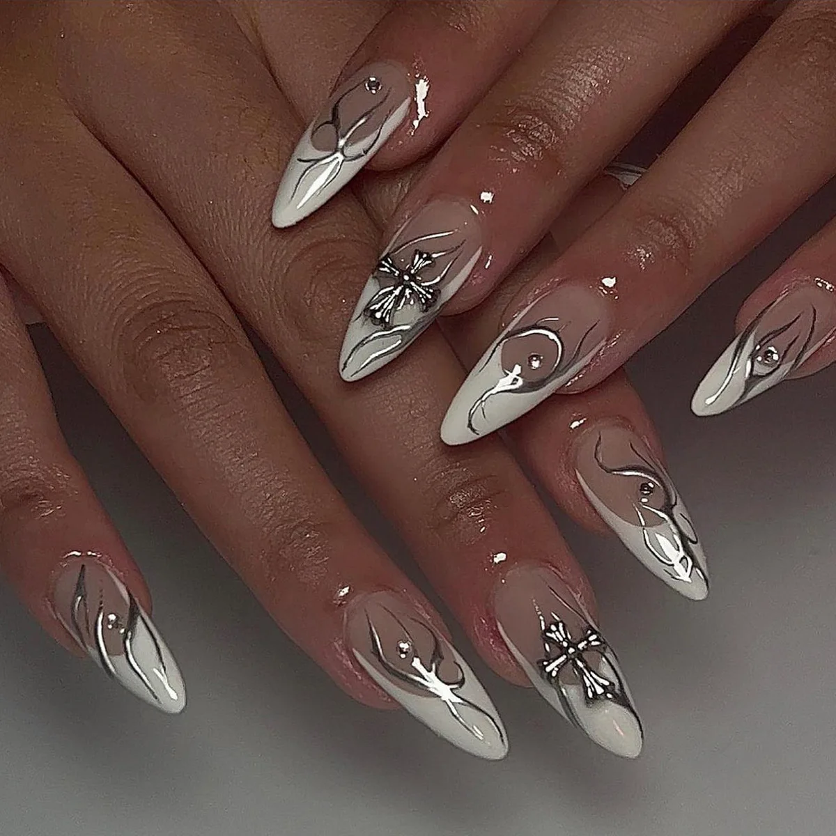 Luxury Acrylic Press On Nails Artificial Nails 24 Pcs Almond Nude Full Cover Stick On Nails Designs Packaging Box Custom Logo