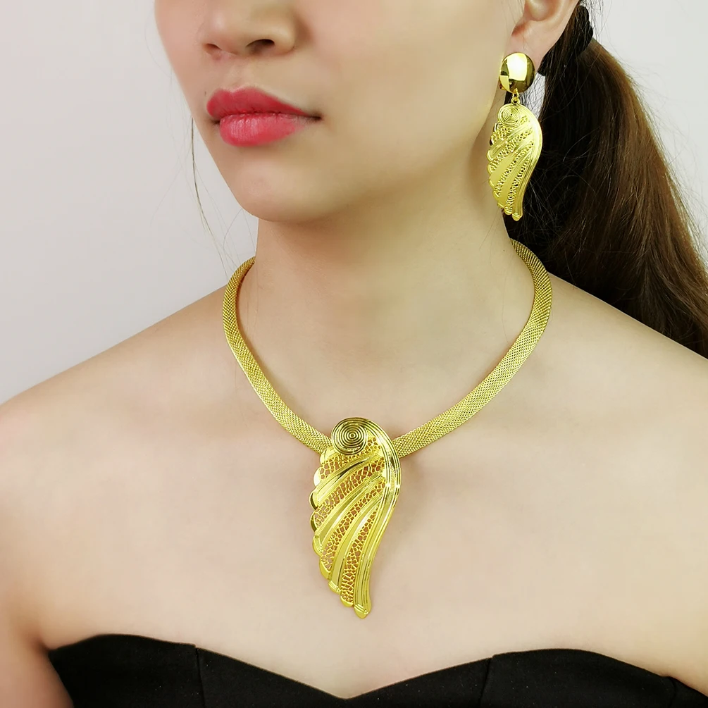 Womens Full 18K Gold Plated Necklace Earrings Jewelry Set Luxury Wing Shape Alloy Jewelry Set In Dubai