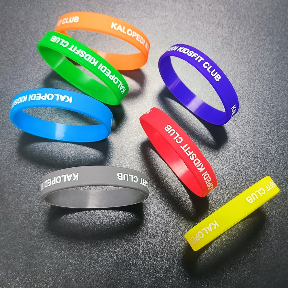 Team Wholesale Fluorescent Ghana Beads Keychain Blank Pocketbands Led Pat Wristlet Black Football Laser Silicon Hand Bracelets