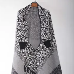 Wholesale 2020 Hot Sale Thick Winter Women Jacquard Pattern Knitted Poncho Cloak For Women