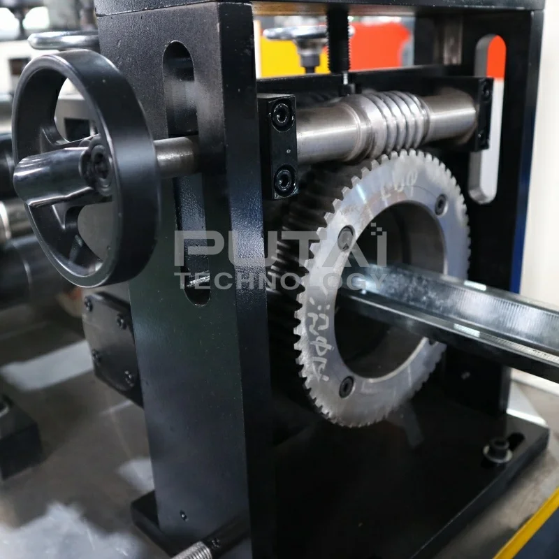 Partition wall structure Furring Channel Ceiling Span Tables roll forming machine