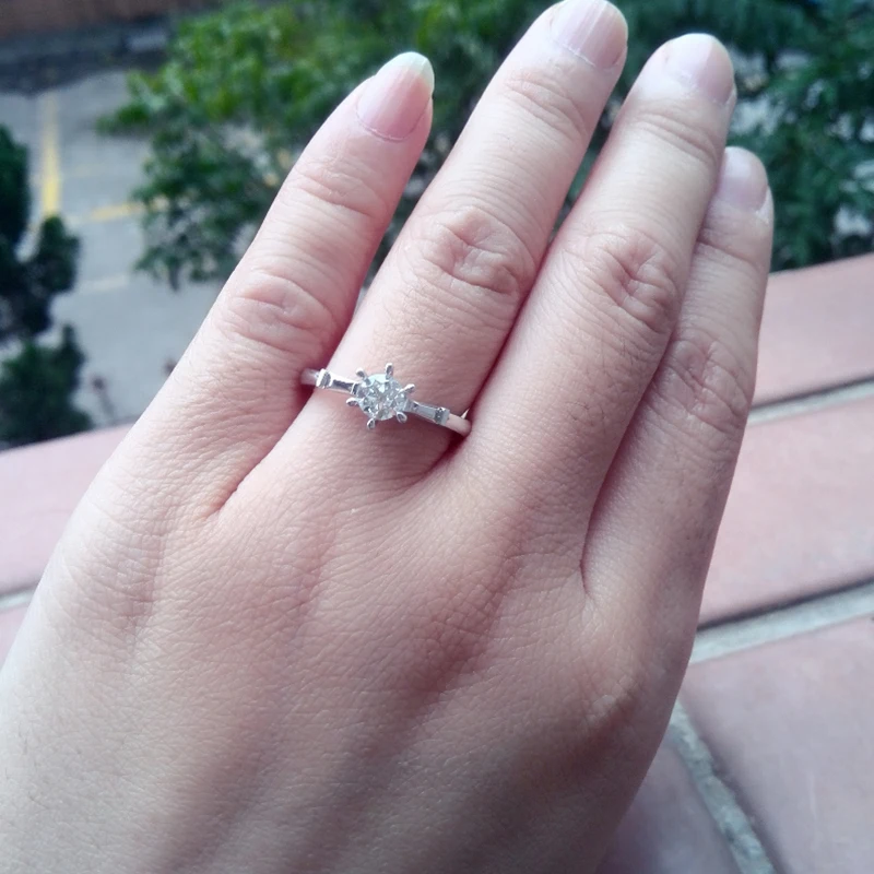 Factory Wholesale Customization Women 925 Sterling Silver Dainty Moissanite Rings Designer Light Weight Gold And Diamond Ring