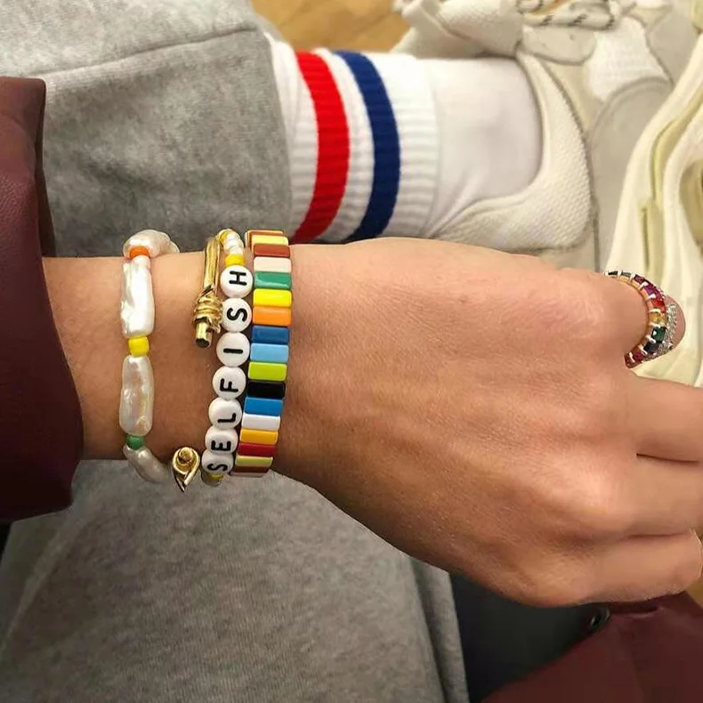 Custom Acrylic Letter Charm Bangle Women Handmade Stainless Steel Natural Pearl Bracelets