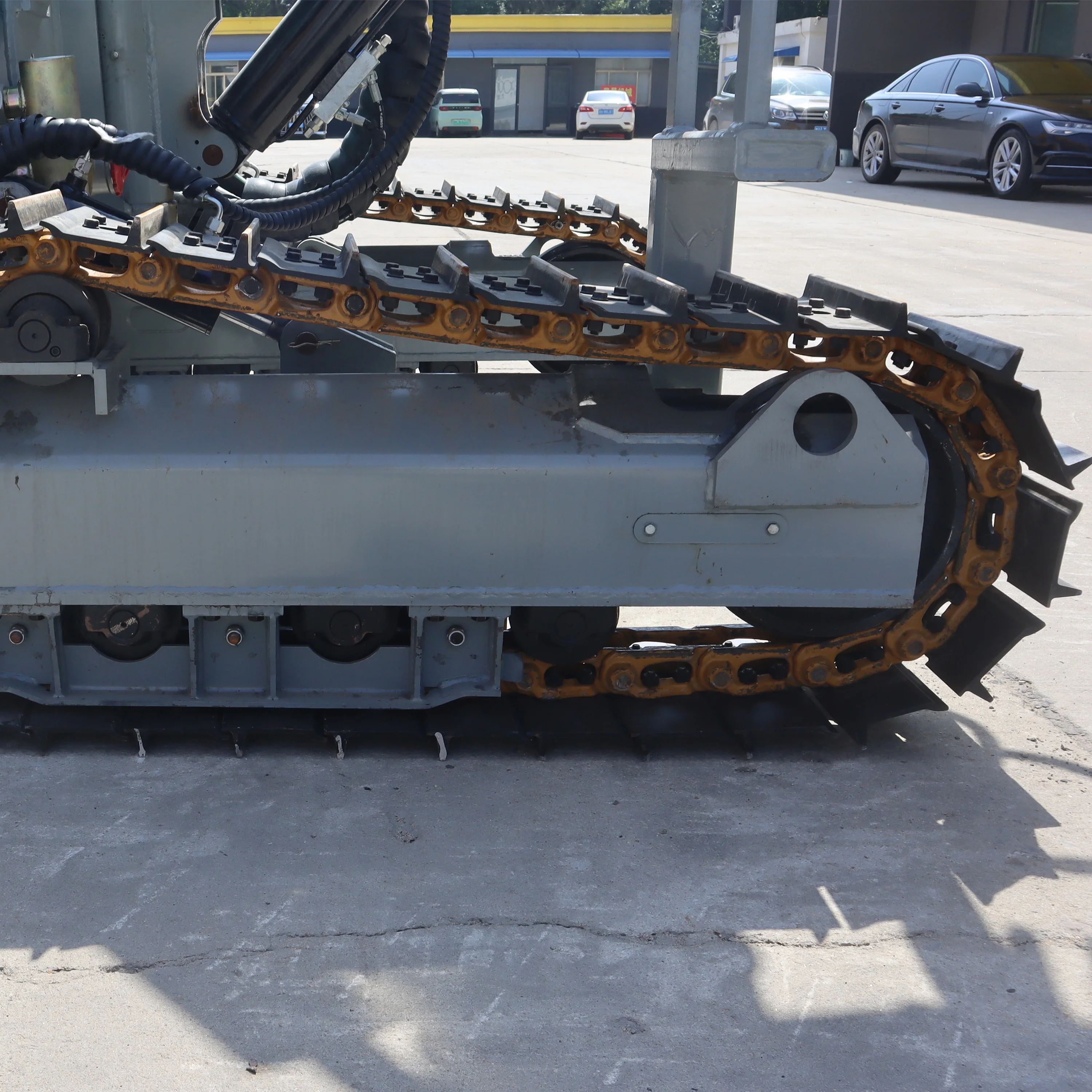 High quality crawler down the hole drill rig portable water well mining drill rig for sale