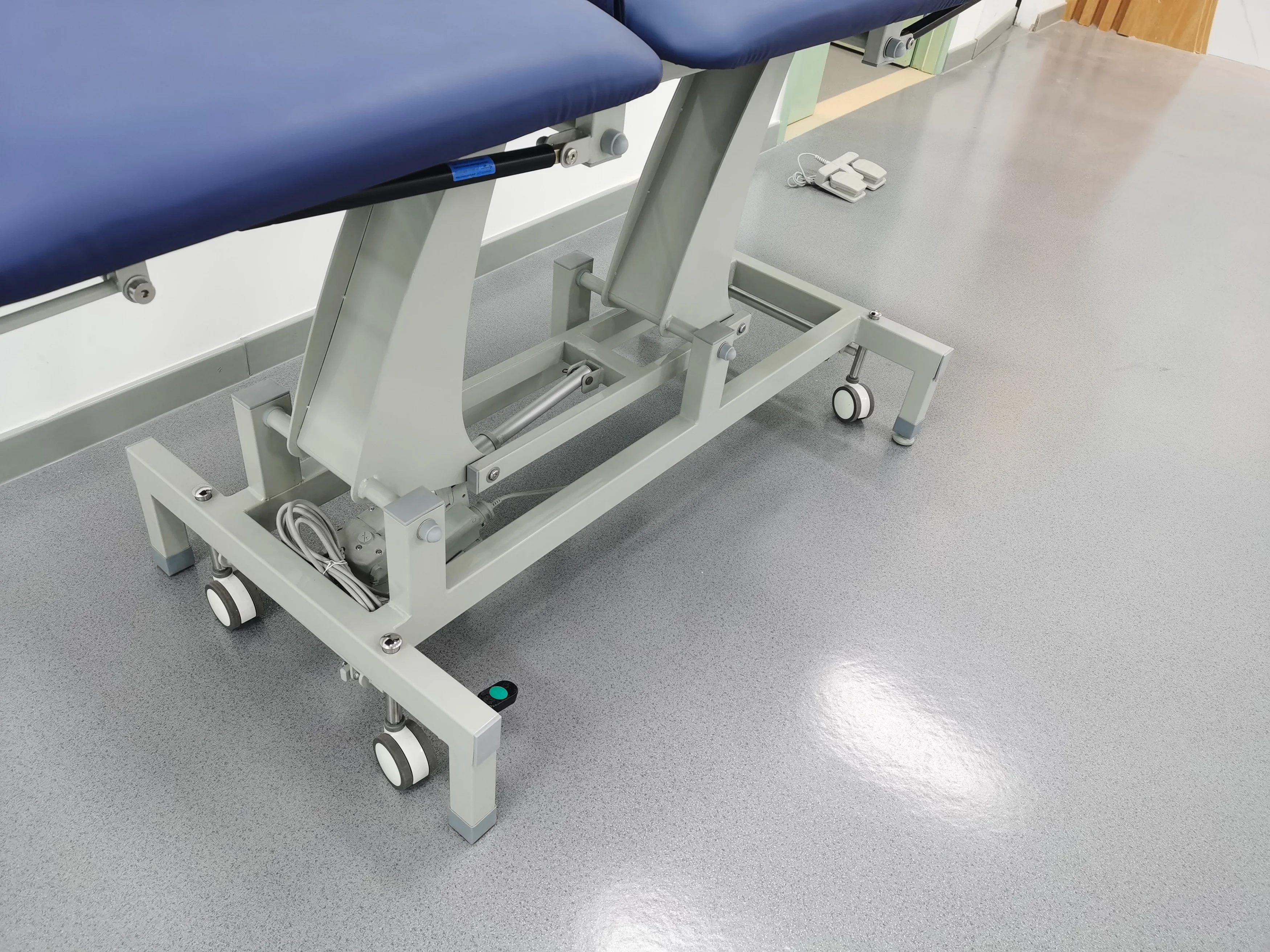 Hospital equipment 3 Section Hi-Low Electric Examination Medical Couch YD-308