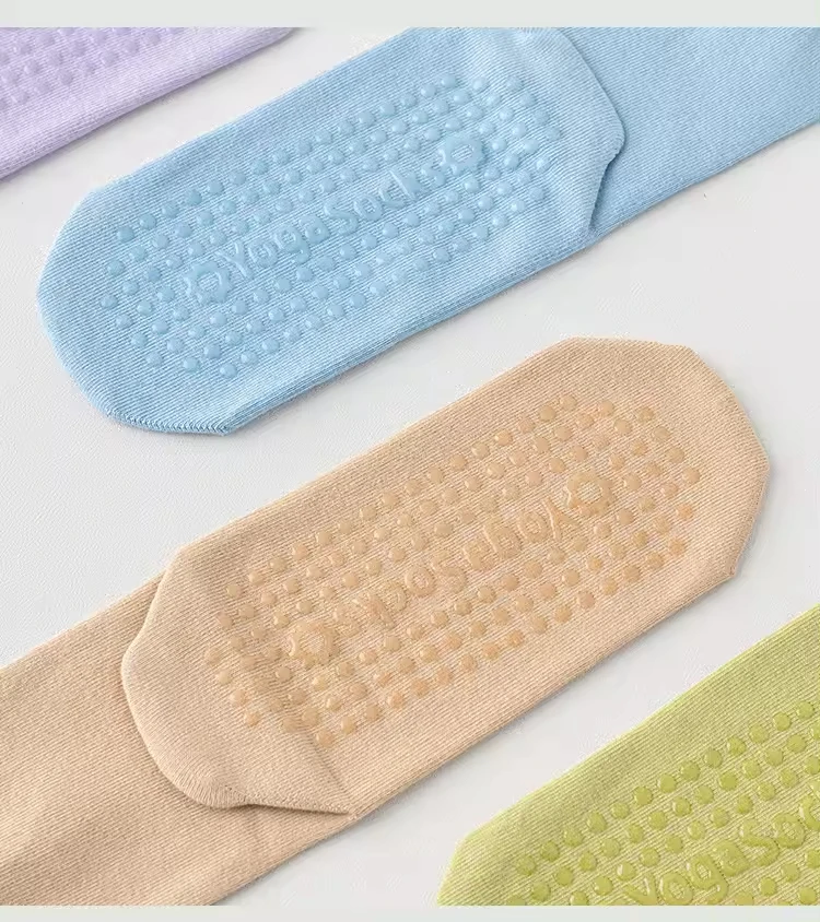 Free Design Lightweight and Breathable Pilates Socks Custom logo  Design Grip Socks Yoga Socks