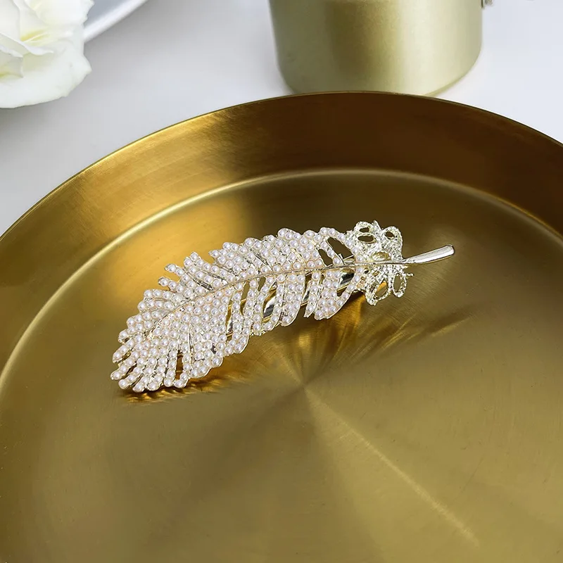 Simple Fashion Metal Hair Clips Women Antique Pear Feather Hairpin for Girl (H013C)