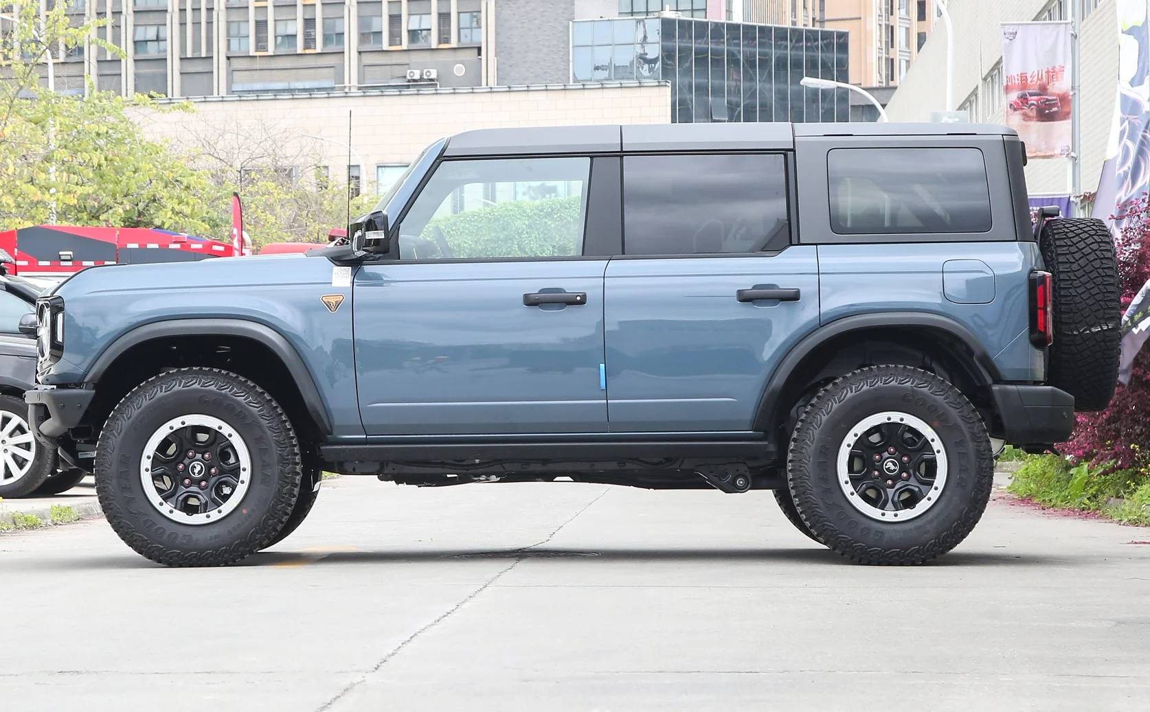 2024 Ford Bronco 5-Door 5-Seater SUV Wasteland Off-Road Bike 2.3T 275HP Turbo AWD Automatic Gearbox Dark R17 Leather Seats New