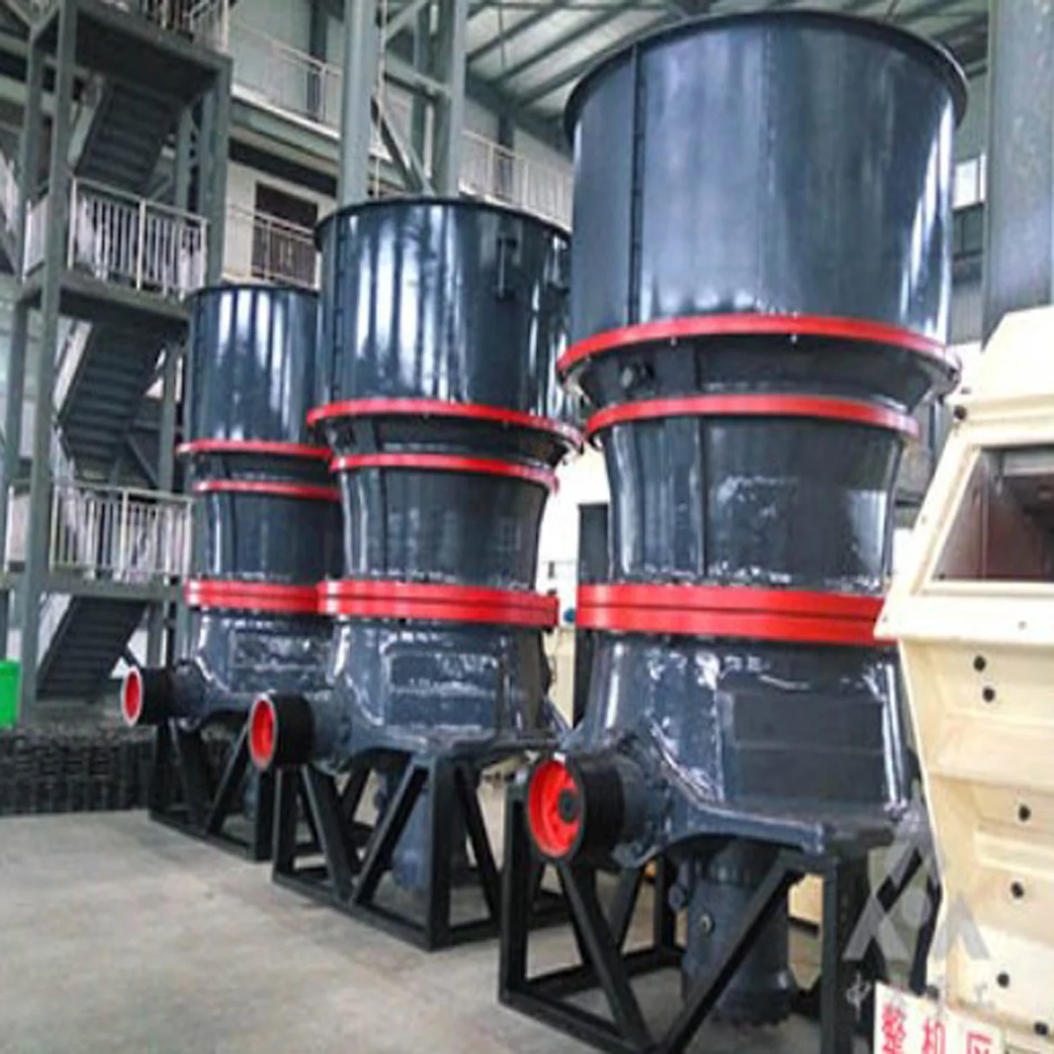 Одноцилиндровая Высокоэффективная конусная дробилка 300-1000tph