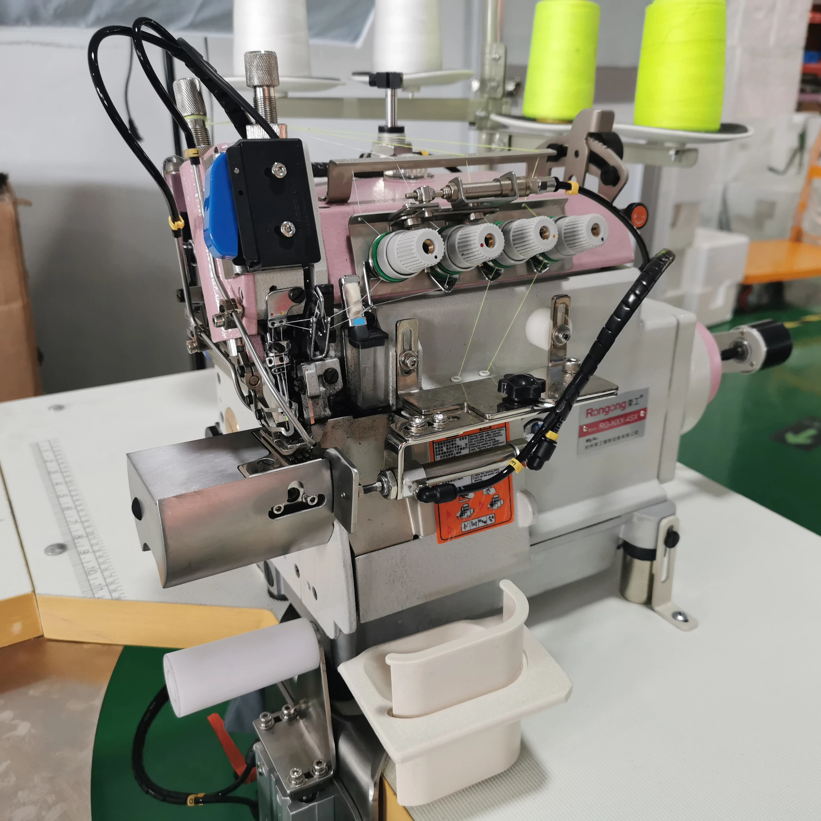 
 ronmack rongong automatic small cylinder bed overlock sewing machine sleeve trousers leg auto attach  