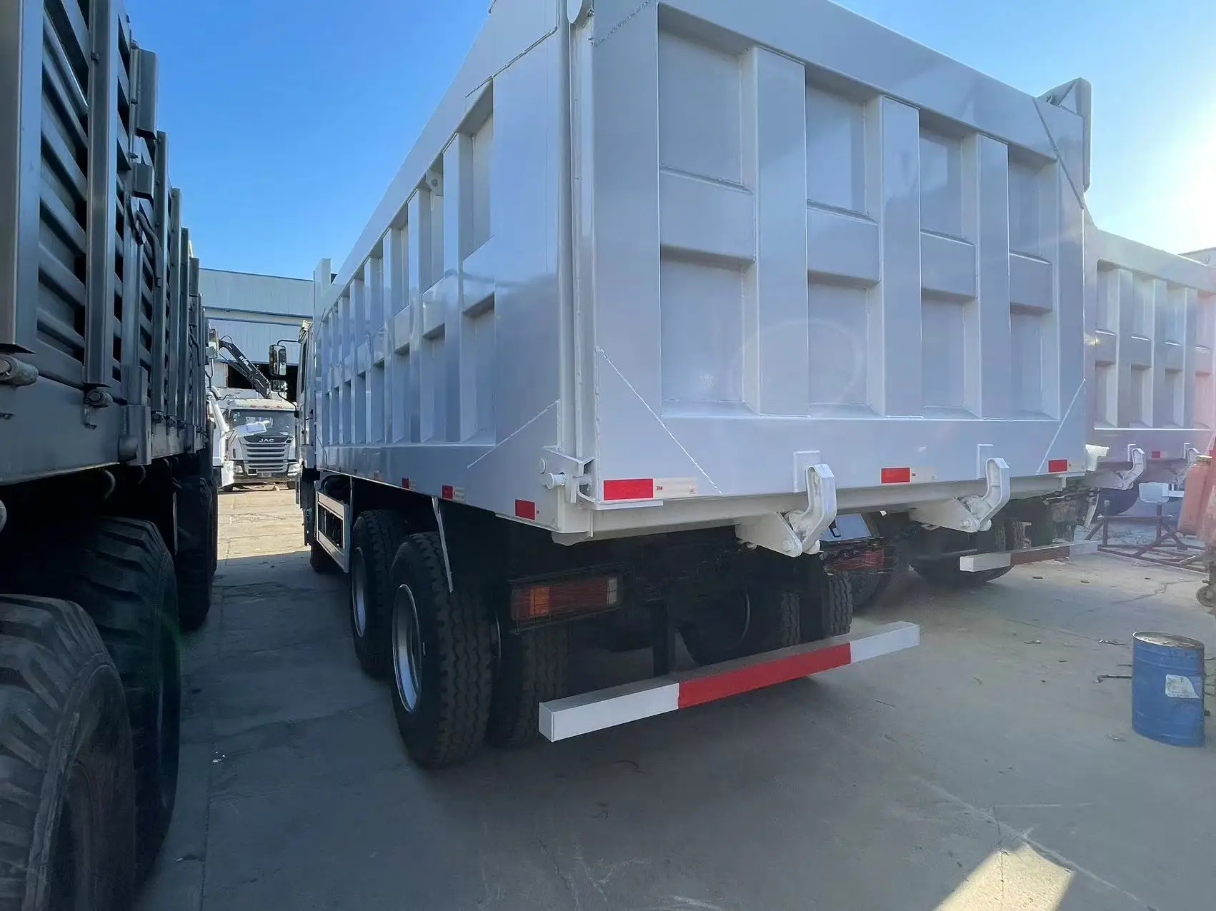 Shacman X3000 F3000 H3000 Truck China New 380HP 400HP Euro 2-Euro 5 6X4 Shacman Dump Truck with Weichai Engine