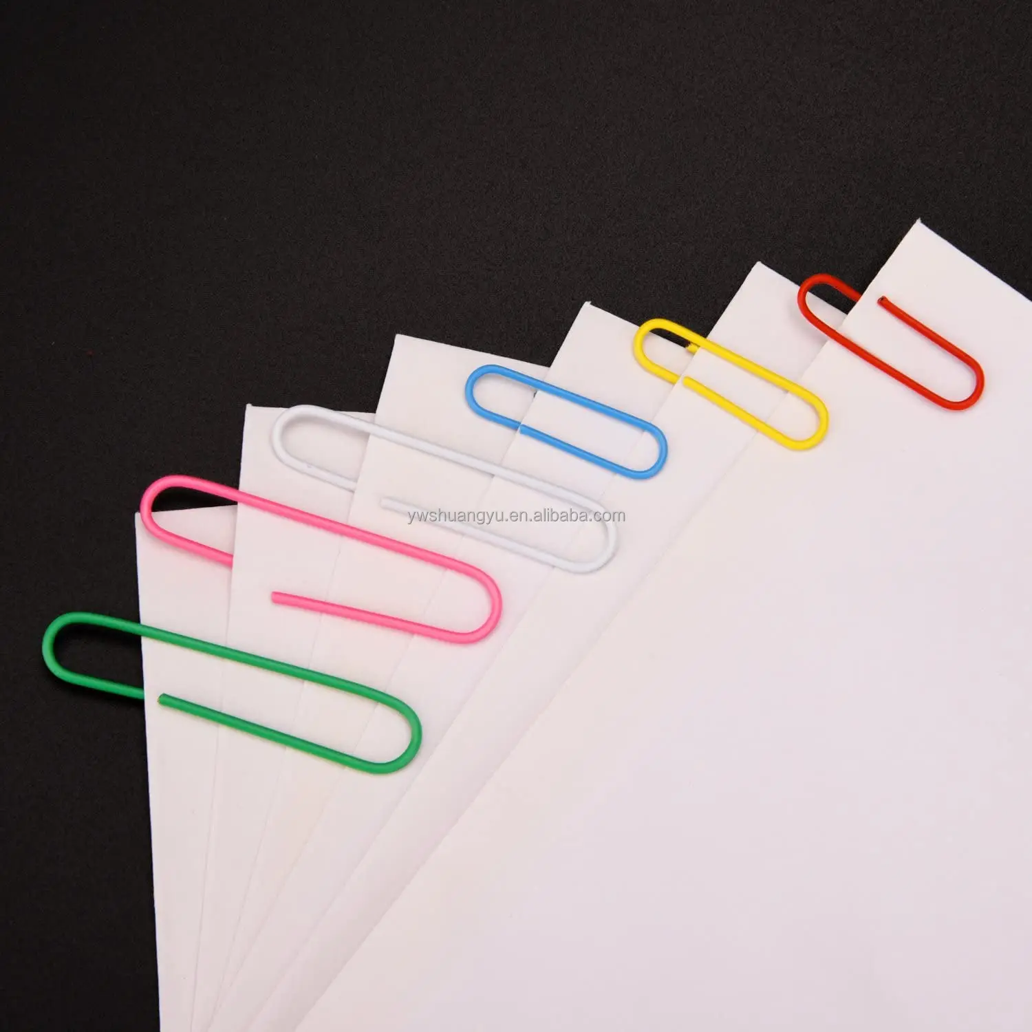 Hot selling colored mini office and school  paperclip plastic paper clip