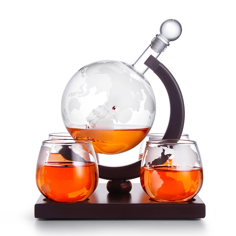 Sailboat accessories Globe shaped decanter with cup set