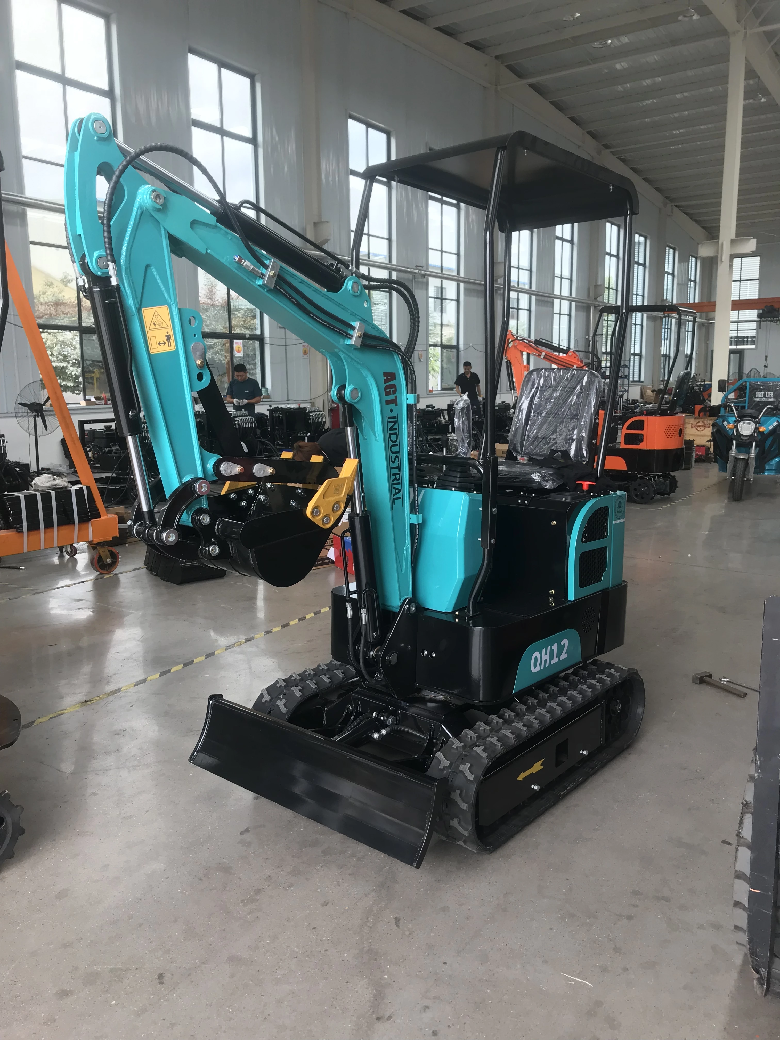 AGT 13.5 HP B&S 1-ton Mini & Small Excavator, Gasoline   AGT-QH12  B&S  engin