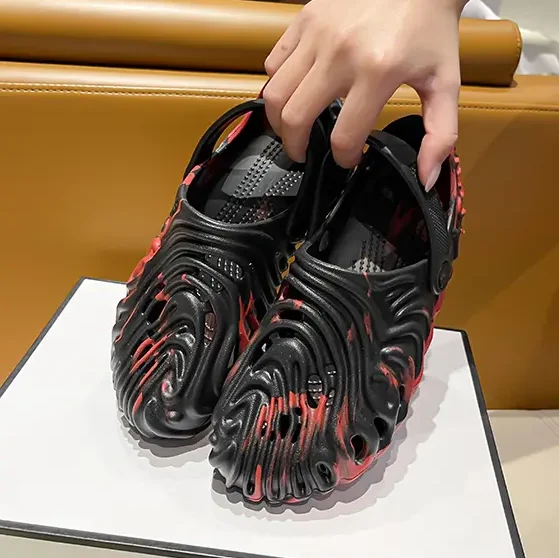 Weshine Popular Design Breather Cleats Professional Shoes Sport Outdoor Soccer Shoes Football Boots OEM Origin Size Tpu Place