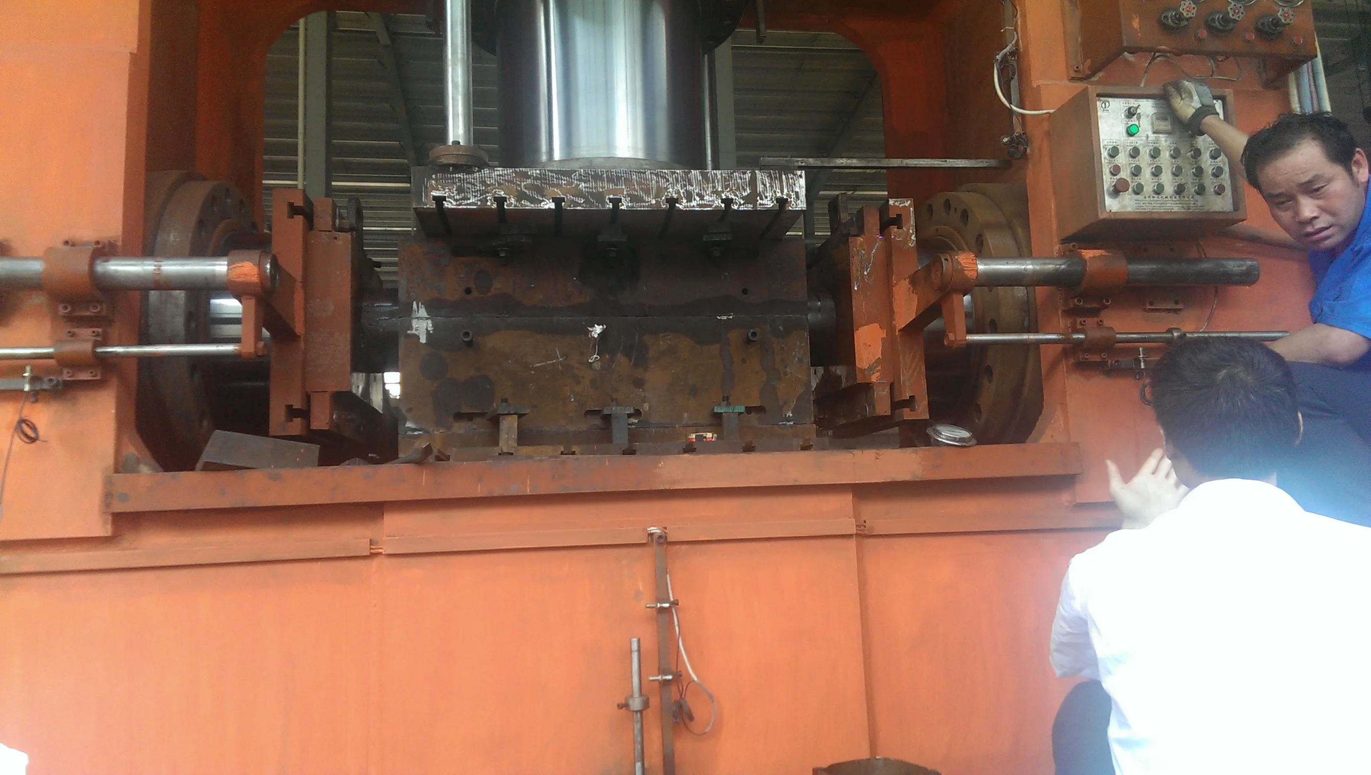 straight carbon steel cold forming hydraulic tee machine