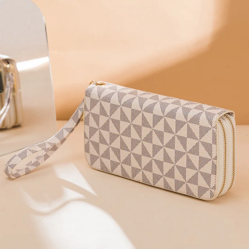Designer Wallets Famous Brands Money Card Holders Metal Key Chains Credit Card Holder Coin Purses Designer Purse Designer Belts
