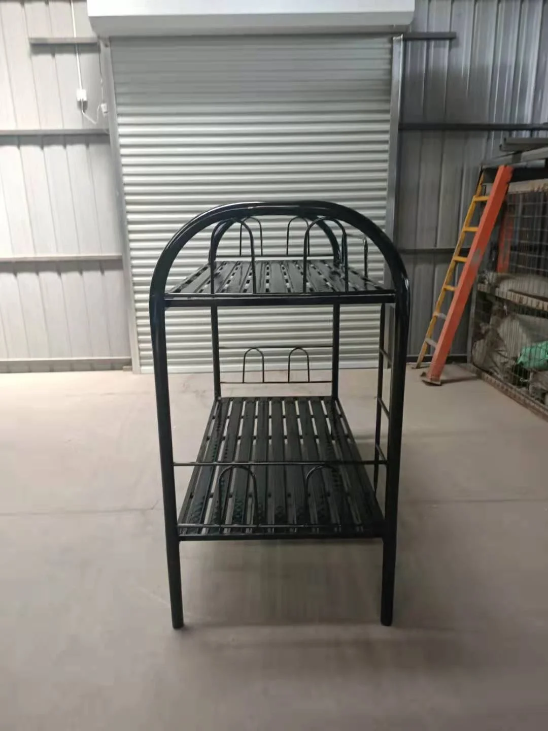Factory sale directlysimple design heavy duty made in china hot sale cheap price Dubai Bahrain Qatar design metal beds