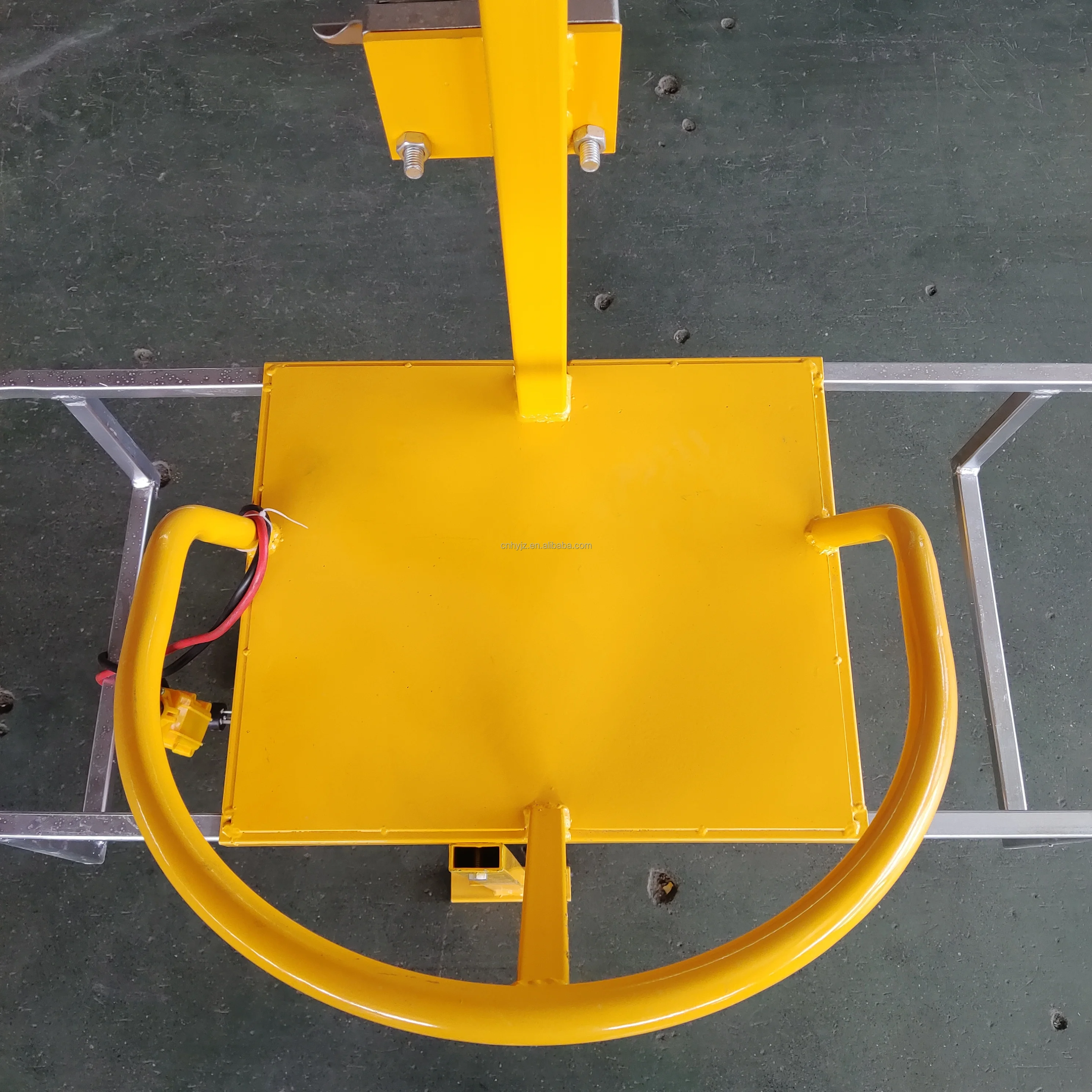 Huiyang ZLP250 single-person Suspended Rope Platform  for the building facade work