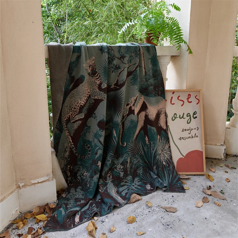 Accept custom animal world cozy OEKO-TEX soft lightweight luxury  knit blanket for bedroom SNY