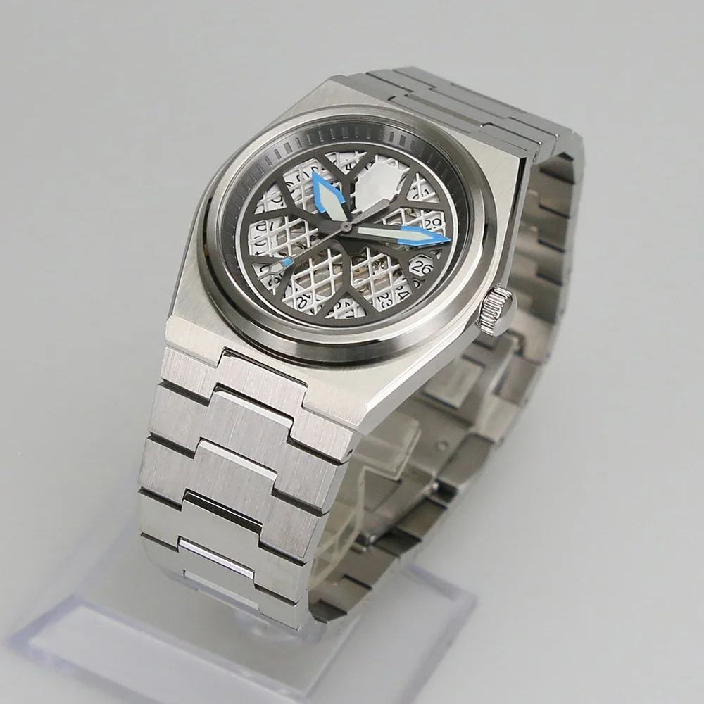 2024 New 40mm 316L Stainless Steel Fit  NH35 NH36 Movement With Flat Sapphire  Glass Bracelet  Men Watch Case