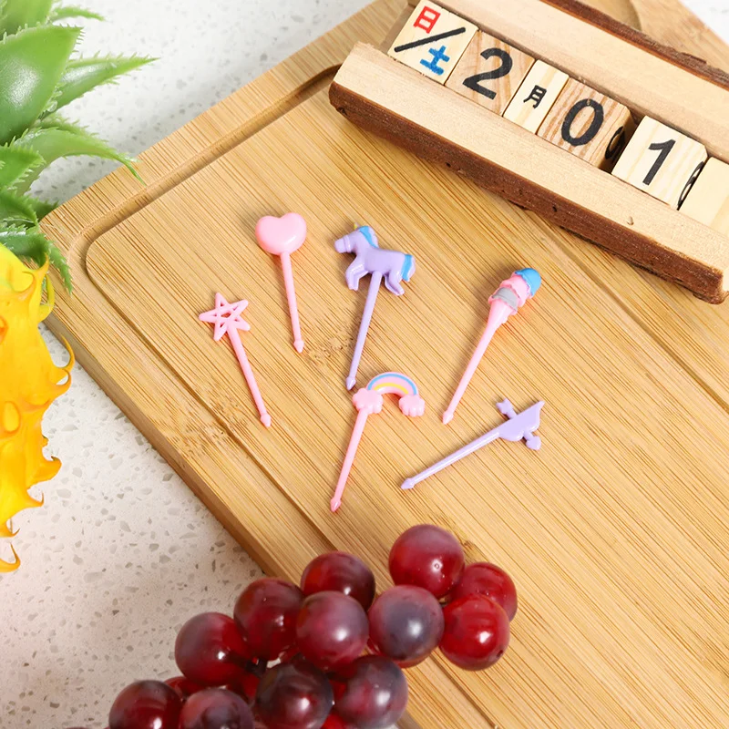 Animal Fruit Fork Food Grade Plastic Mini Cartoon Kids Cake Fruit Toothpick Bento Lunch Bento Accessories