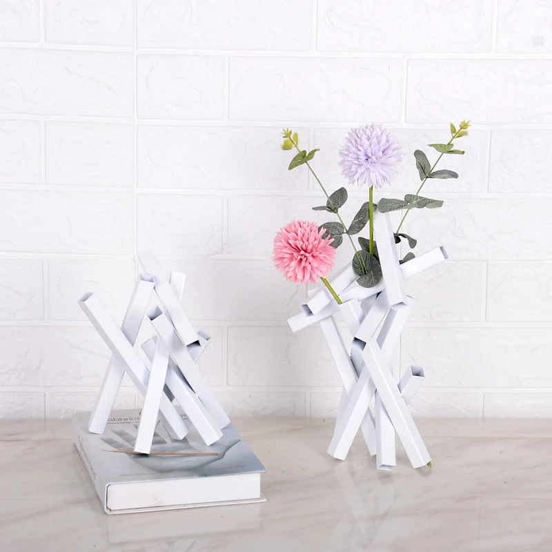 METAL DESKTOP DECORATIONS MODERN NORDIC DECORATIVE ACCENT HOME MINI FLOWER VASE SHOWPIECES FOR HOME DECORATION